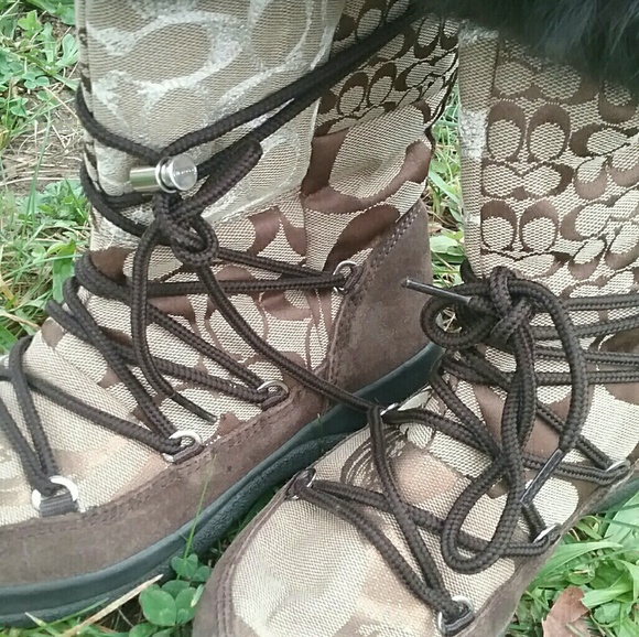 Coach Boots - Picture 1 of 2
